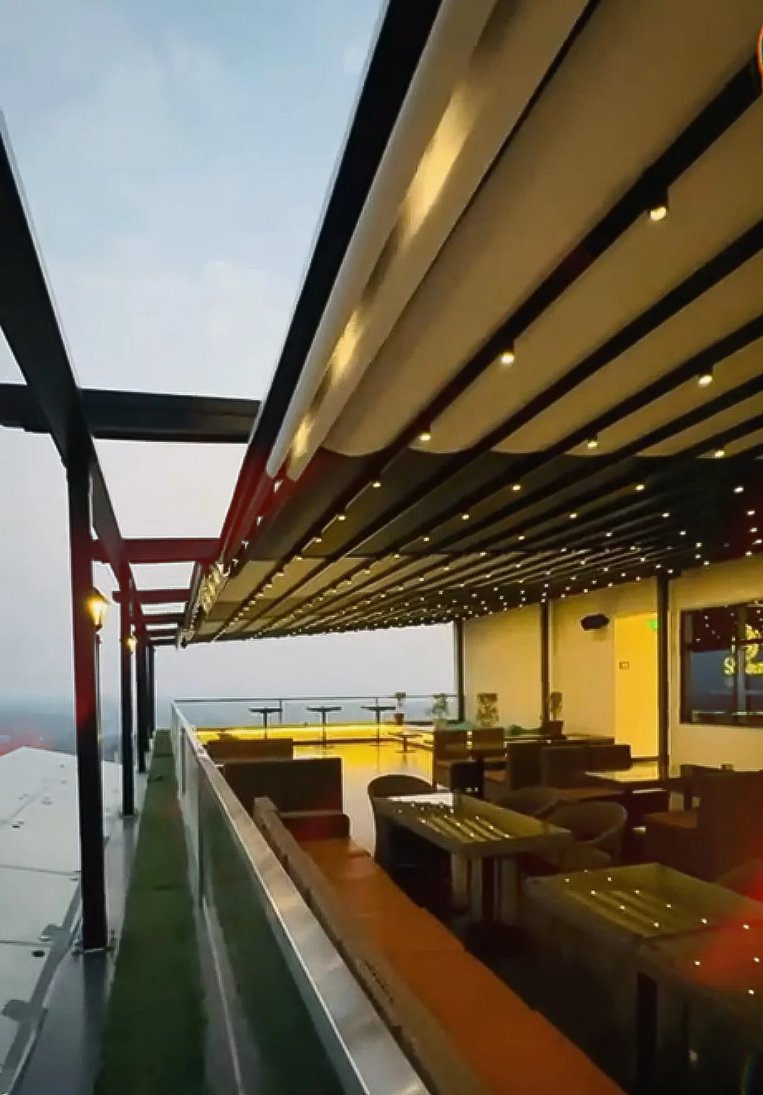 Hekur retractable roof